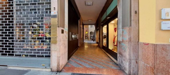 1 room Commercial property in Parma, Italy No. 309232 23