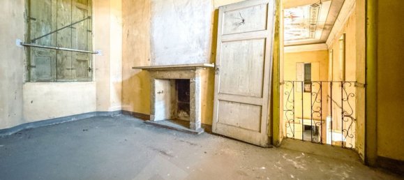 10 rooms Villa in Lonate Pozzolo, Italy No. 297046 47