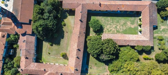 10 rooms Villa in Lonate Pozzolo, Italy No. 297046 5