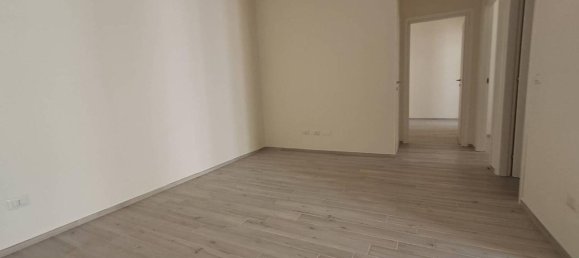 3 rooms Apartment in Voghera, Italy No. 64047 8