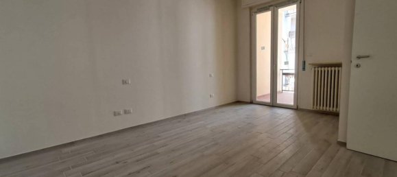 3 rooms Apartment in Voghera, Italy No. 64047 23