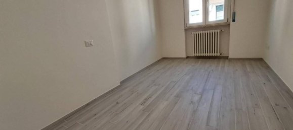3 rooms Apartment in Voghera, Italy No. 64047 15