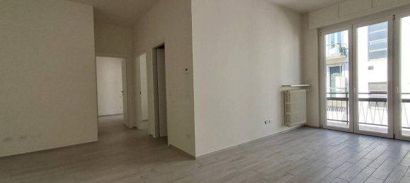 3 rooms Apartment in Voghera, Italy No. 64047 6
