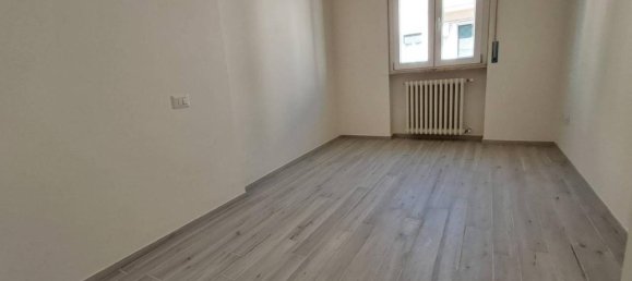 3 rooms Apartment in Voghera, Italy No. 64047 14