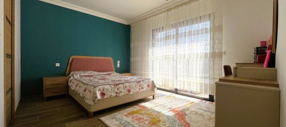 5 bedrooms House in Luisant, France No. 250691 13