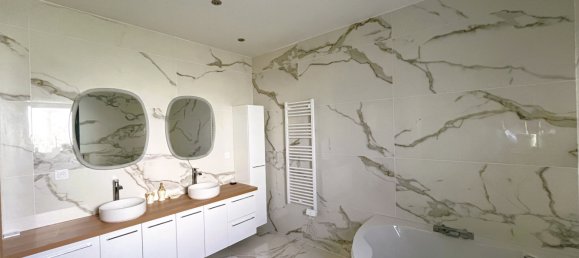 5 bedrooms House in Luisant, France No. 250691 17