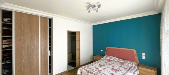 5 bedrooms House in Luisant, France No. 250691 14