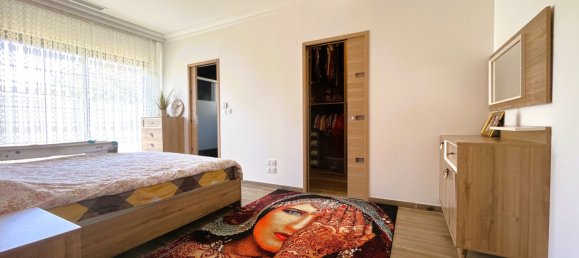 5 bedrooms House in Luisant, France No. 250691 11