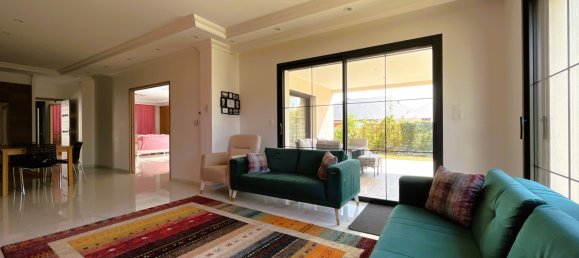 5 bedrooms House in Luisant, France No. 250691 5