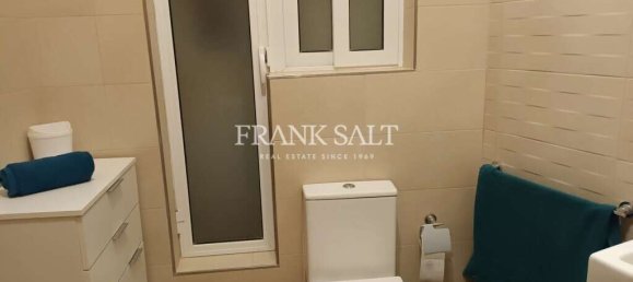 2 غرف نوم طابقين في San Gwann, Malta رقم 7460 9