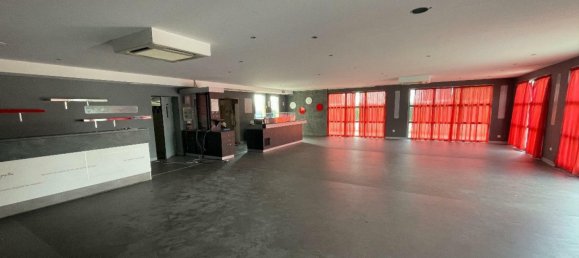 Bâtiment à Holving, France 575m² No. 38747 3