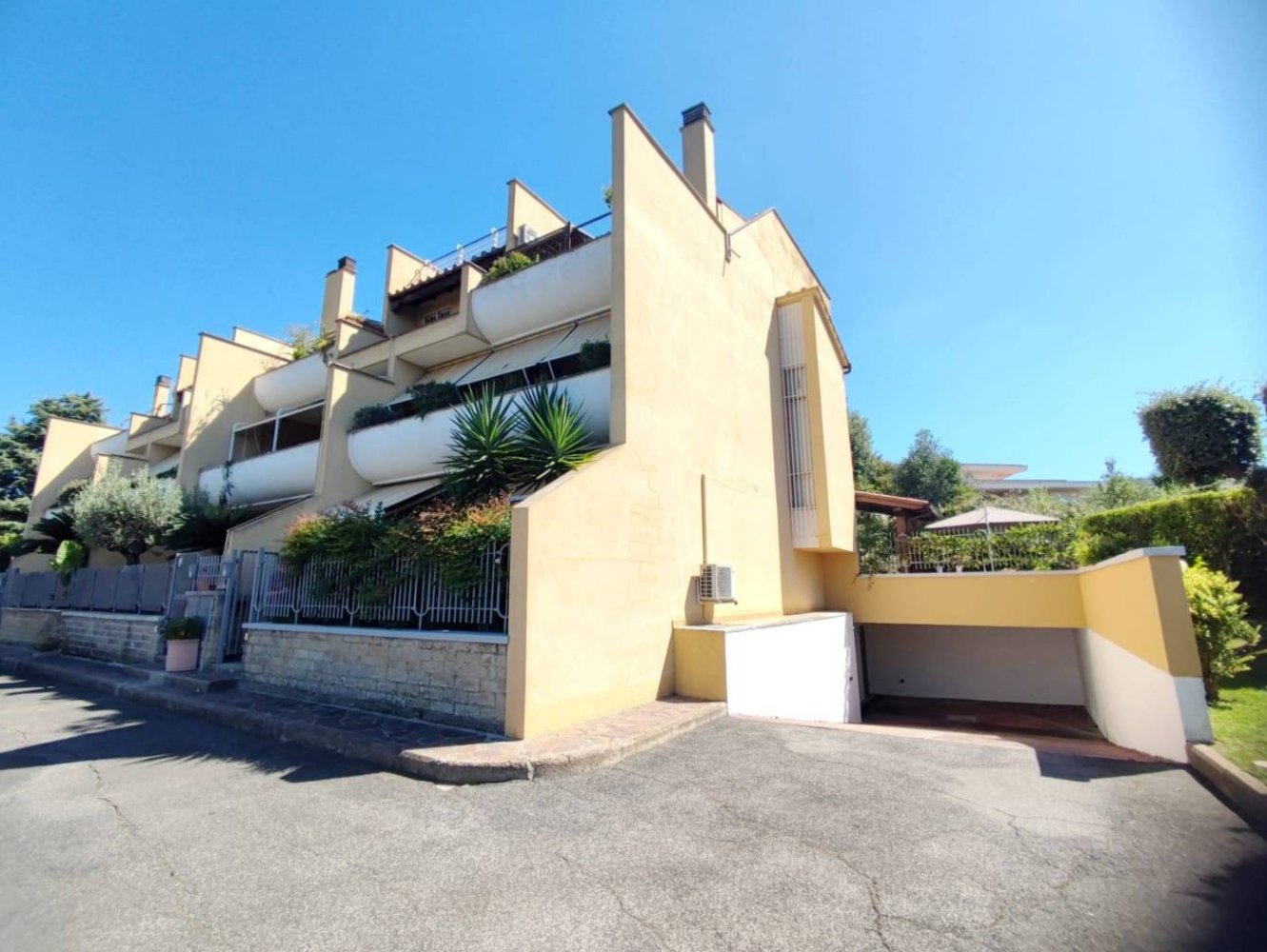 3 Schlafzimmer Haus in Rome, Italy, Nr. 392668