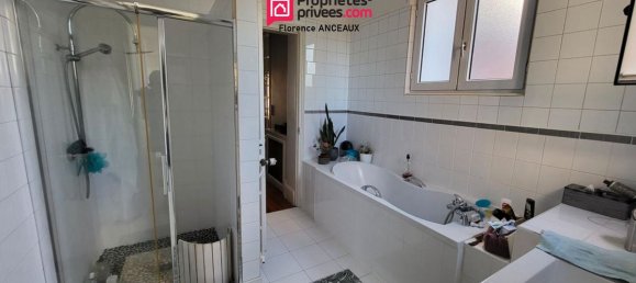 5 bedrooms House in Saint-Quentin, France No. 53629 6