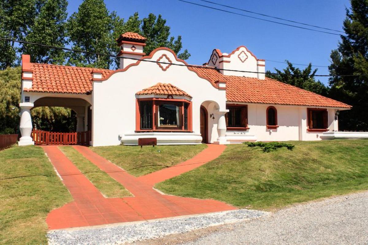 3 bedrooms House in Maldonado, Uruguay No. 5087