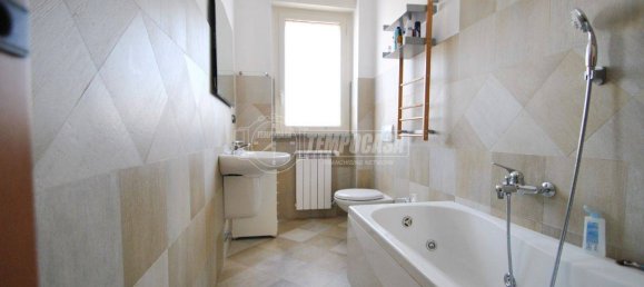 2 bedrooms House in Caronno Pertusella, Italy No. 145294 19