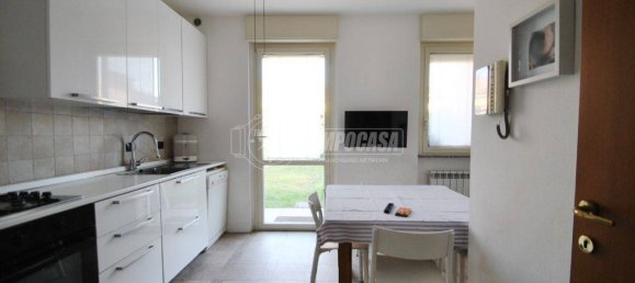 2 bedrooms House in Caronno Pertusella, Italy No. 145294 7