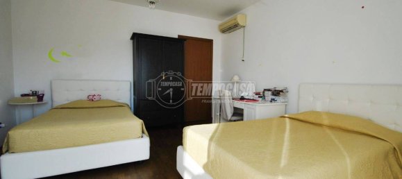 2 bedrooms House in Caronno Pertusella, Italy No. 145294 12