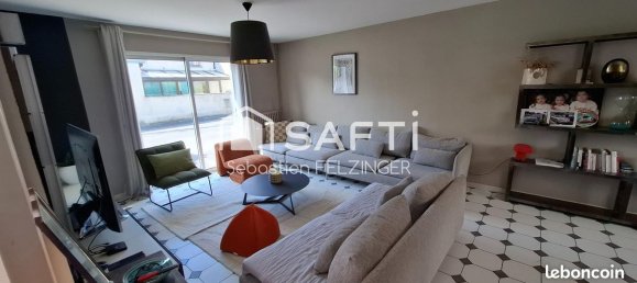 5 bedrooms House in Laon, France No. 330322 2