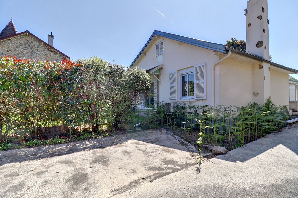 5 bedrooms House in Vernouillet, France No. 168112