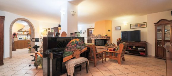 11 rooms House in San Clemente, Italy No. 89393 30