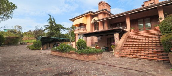 11 rooms House in San Clemente, Italy No. 89393 2