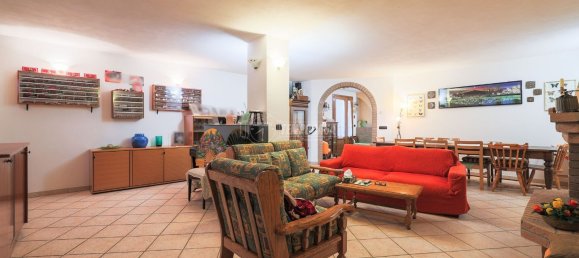 11 rooms House in San Clemente, Italy No. 89393 31