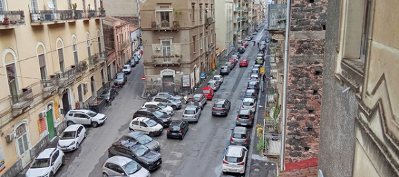 6 rooms Apartment in Catania, Italy No. 276938 5