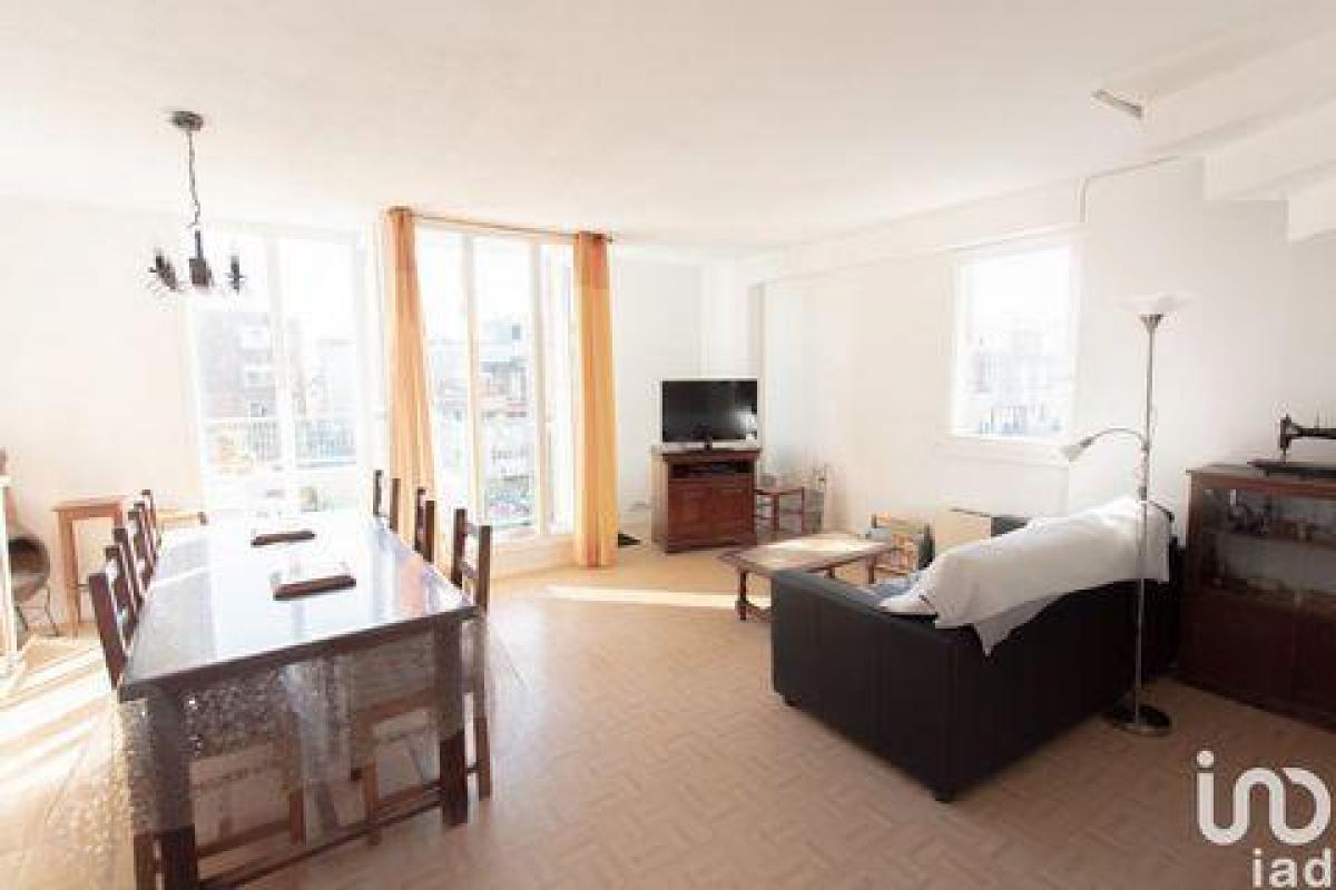 Apartamento com 3 quartos em condomínio em Cergy, France N.º 30359