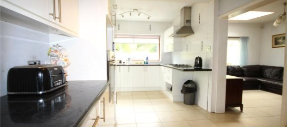 4 bedrooms House in New Barnet, United Kingdom No. 6477 6