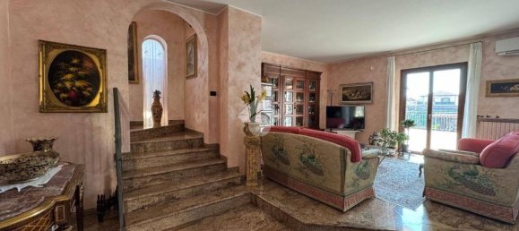3 bedrooms Villa in Madone, Italy No. 210551 13