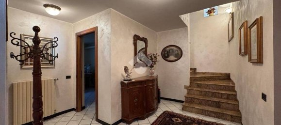3 bedrooms Villa in Madone, Italy No. 210551 28