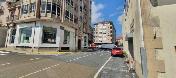 900m² Building in O Milladoiro, Spain No. 49540 14