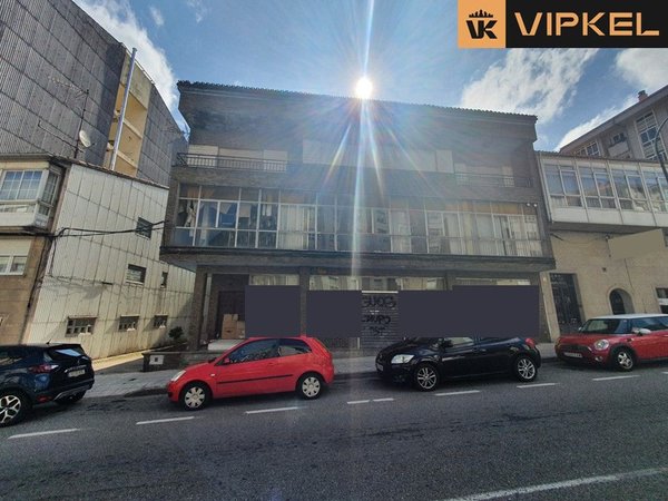 900m² Building in O Milladoiro, Spain No. 49540