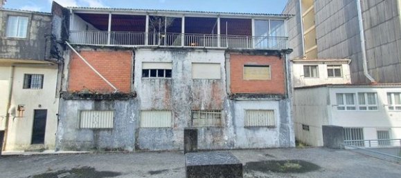 900m² Building in O Milladoiro, Spain No. 49540 10