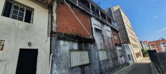 900m² Building in O Milladoiro, Spain No. 49540 11