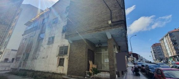 900m² Building in O Milladoiro, Spain No. 49540 5