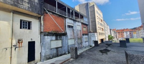 900m² Building in O Milladoiro, Spain No. 49540 9