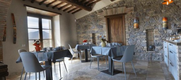 3 Schlafzimmer Haus in Radicofani, Italy, Nr. 54050 10