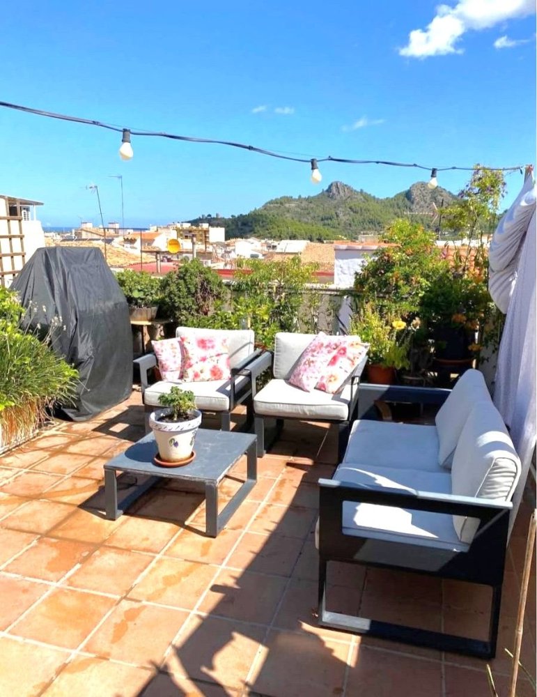 5 bedrooms House in Pedreguer, Spain No. 140732