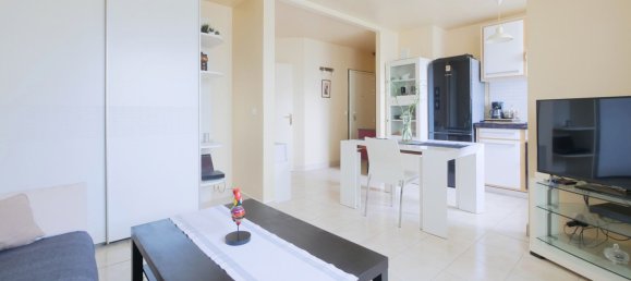 Studio à Courbevoie, France No. 168727 5