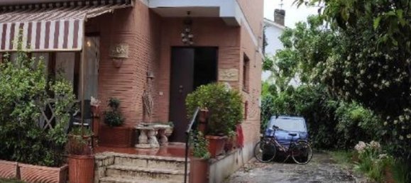 Дом с 9 комнатами в Фьюмичино, Италия № 95829 4