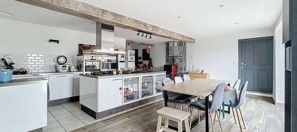 2 bedrooms House in Villecheneve, France No. 197984 7