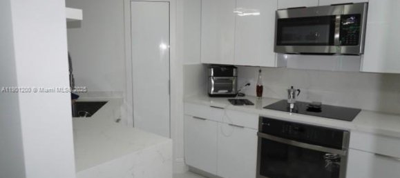 3 dormitorios propiedad comercial en venta en Miami, Miami-Dade, Florida, USA № 615802 23