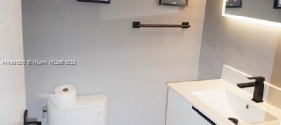 3 dormitorios propiedad comercial en venta en Miami, Miami-Dade, Florida, USA № 615802 13