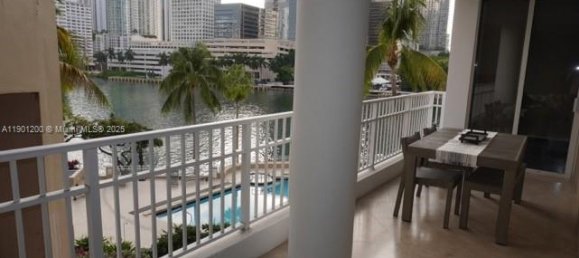 3 dormitorios propiedad comercial en venta en Miami, Miami-Dade, Florida, USA № 615802 22