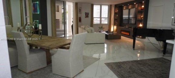 3 dormitorios propiedad comercial en venta en Miami, Miami-Dade, Florida, USA № 615802 15
