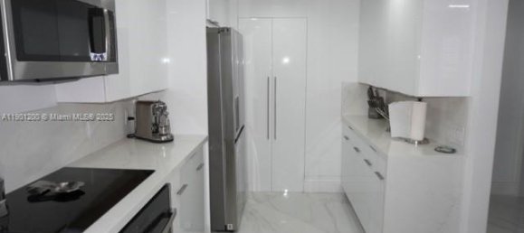 3 dormitorios propiedad comercial en venta en Miami, Miami-Dade, Florida, USA № 615802 24