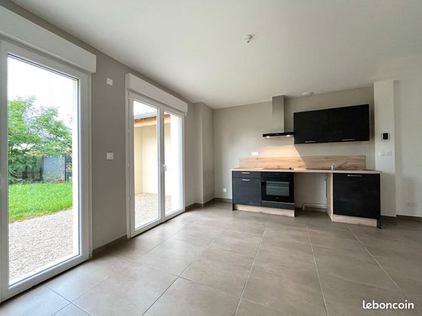 3 bedrooms House in Clairoix, France No. 305598