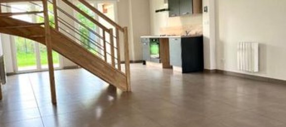 3 bedrooms House in Clairoix, France No. 305598 10