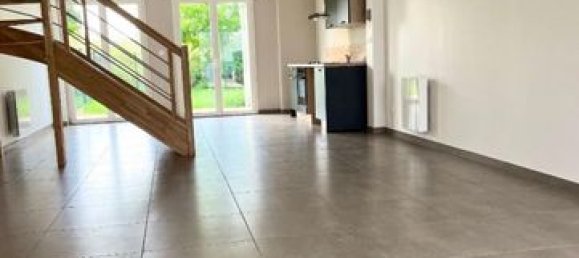 3 bedrooms House in Clairoix, France No. 305598 3